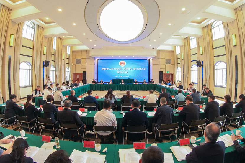 活动现场(3)_副本.jpg 活动现场(3)_副本.jpg