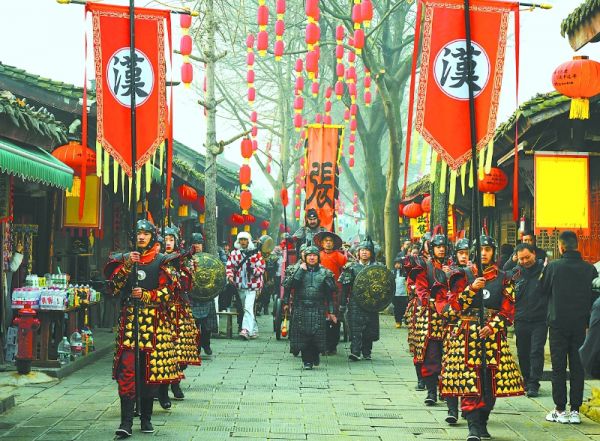 “张飞”巡城。